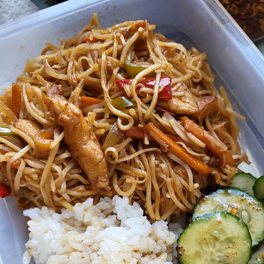 Chicken Hakka Noodles Recipe | How to Make Easy Indo-Chinese Noodles — Cooking with Anadi