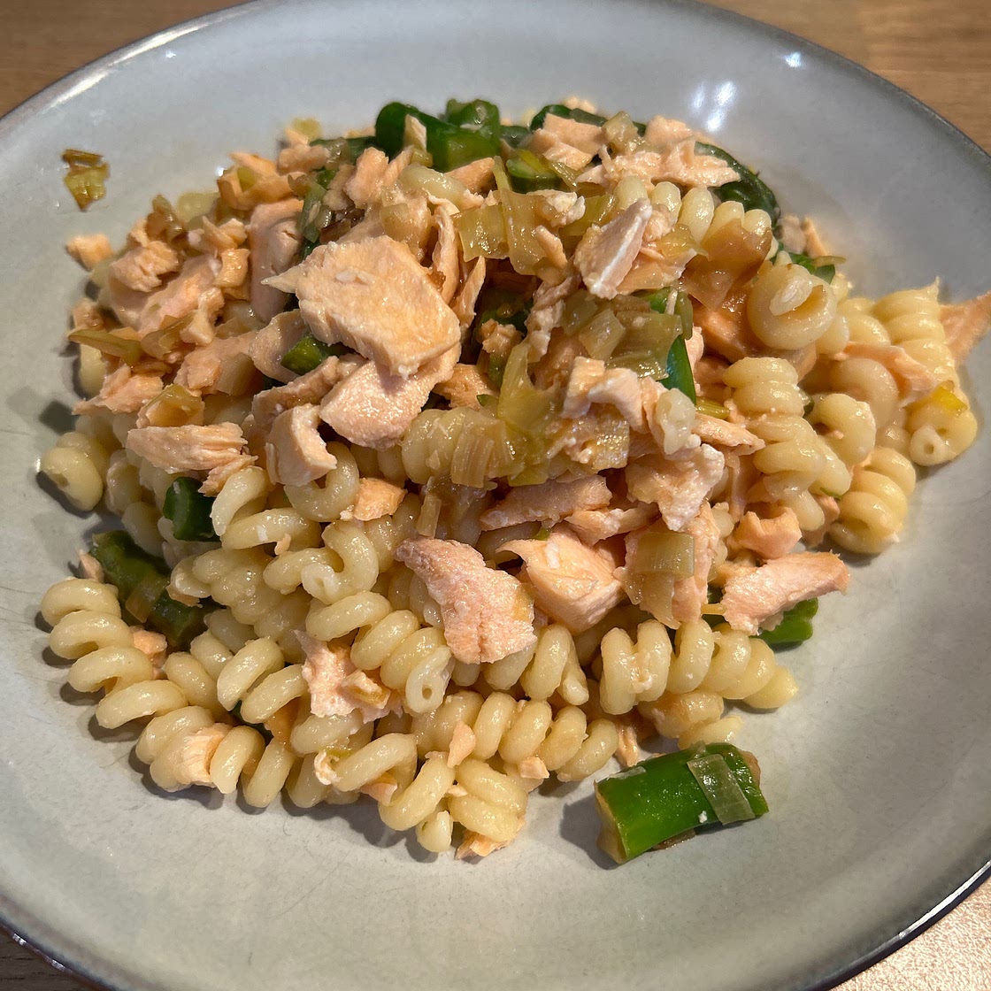 Pasta with Salmon and Asparagus (Weight Watchers)