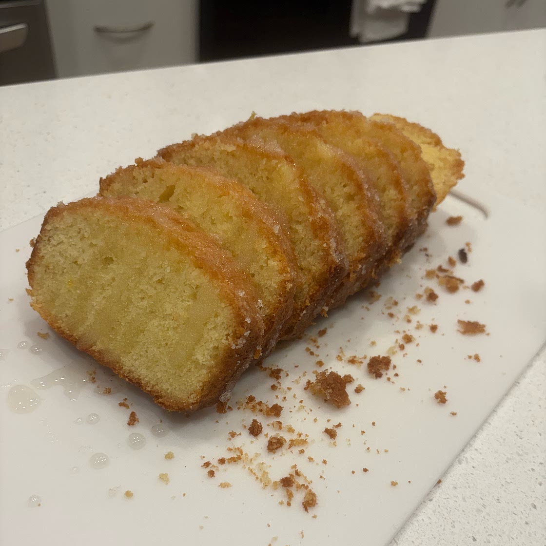 Mary Berry’s lemon drizzle cake recipe