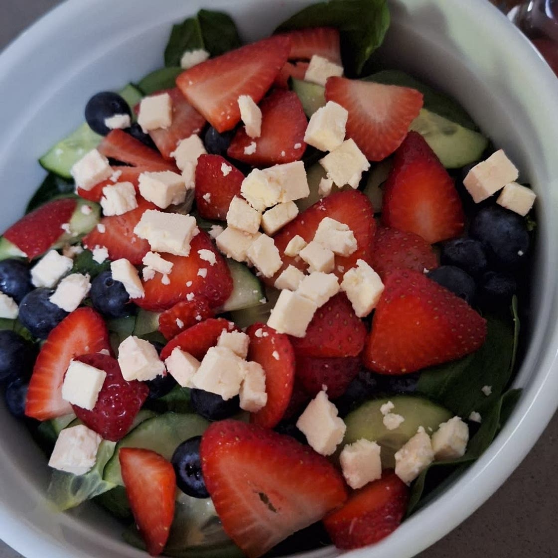 Strawberry Walnut Salad