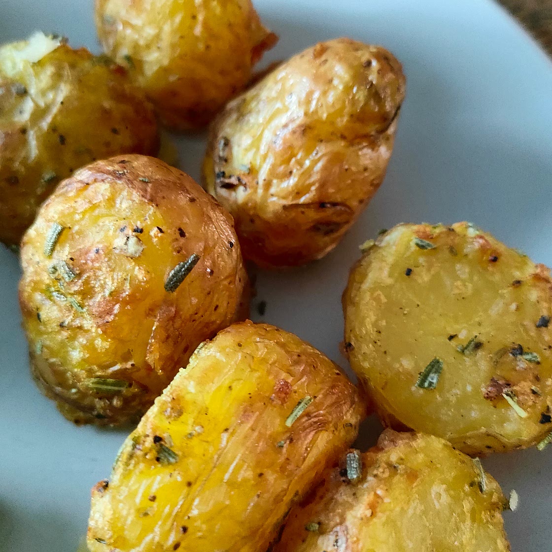 Crispy Airfryer Potatoes Rosemary