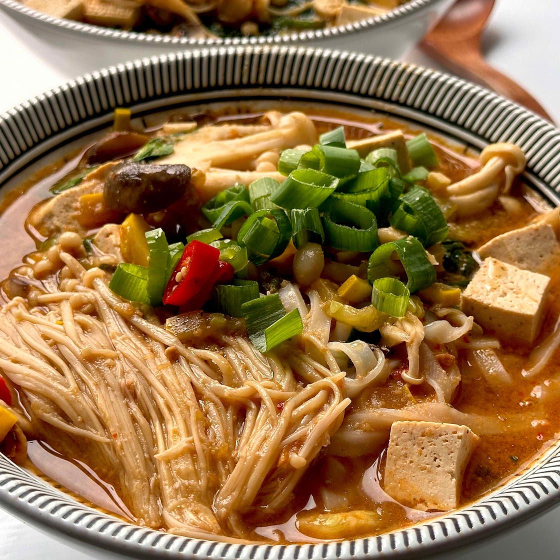 Korean style rice noodle soup 