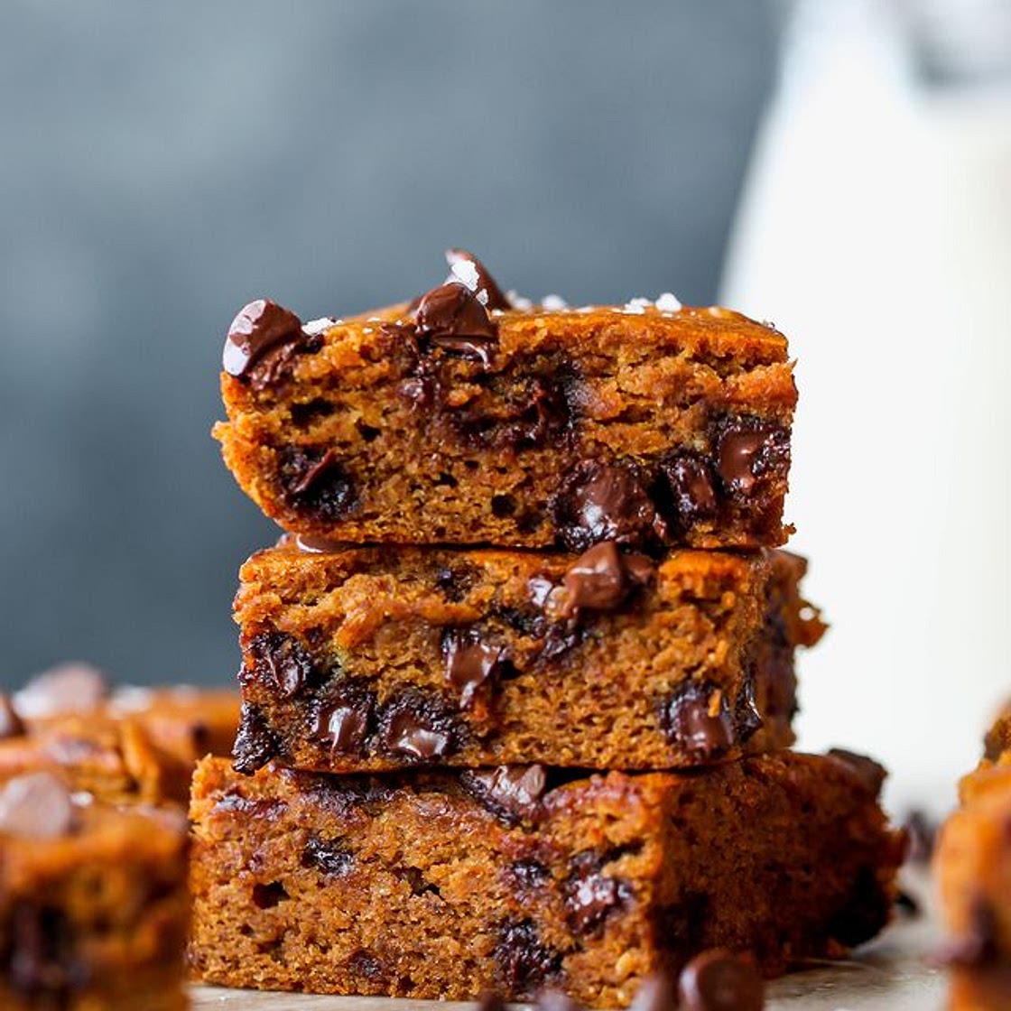 I look forward to these Healthy Pumpkin Bars every fall! Filled 