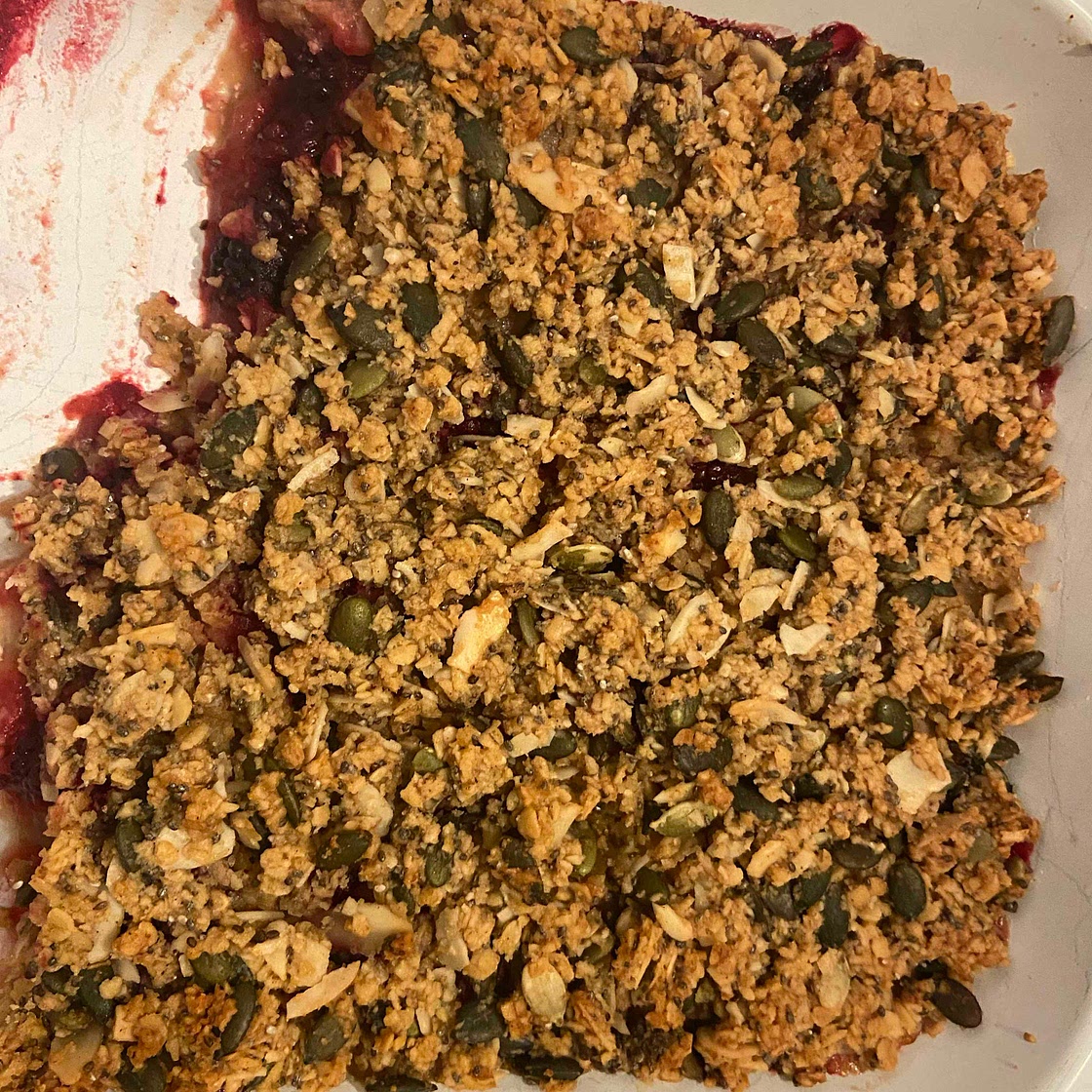 oaty apple and blackberry crumble 