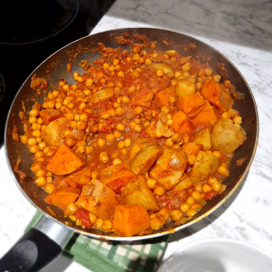 Chickpea and Sweet Potato Curry 🍠