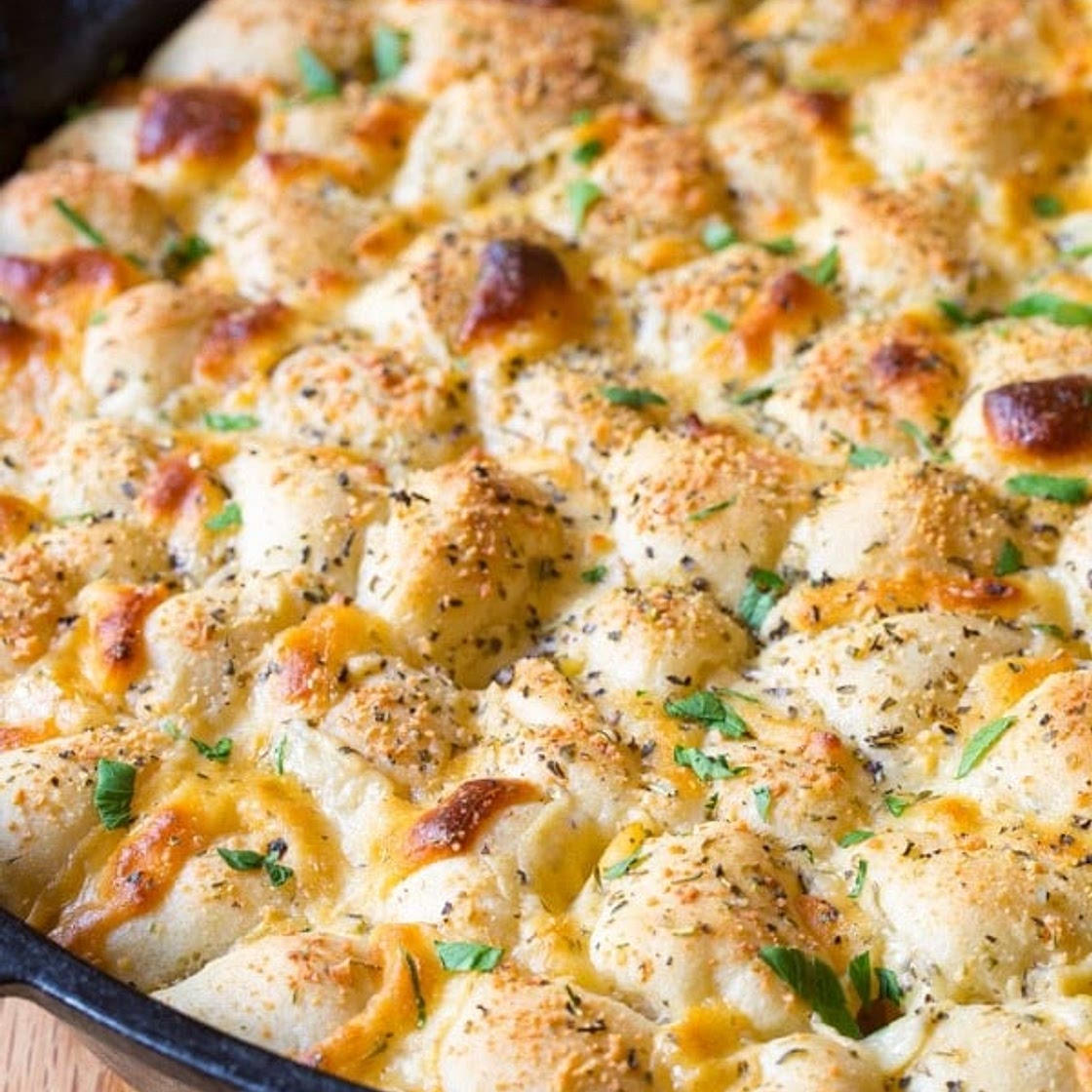 Cheesy Garlic Pull Apart Bread Recipe + Video