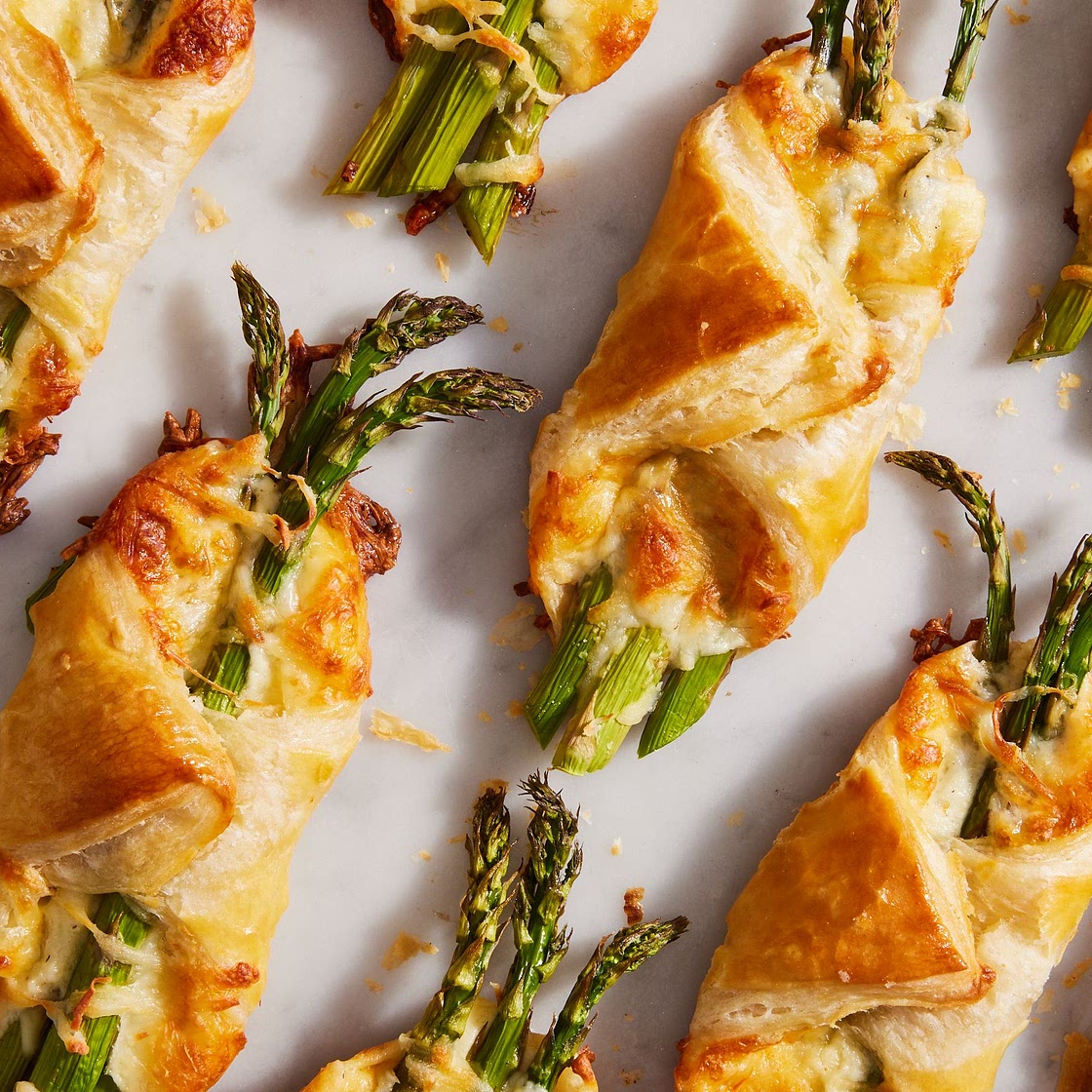 Brie, Asparagus, & Prosciutto Bundles