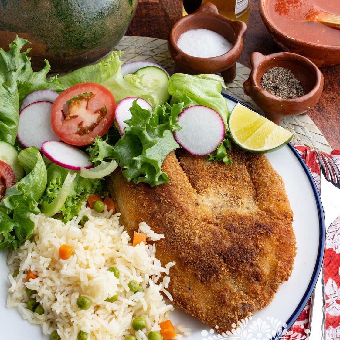 Pescado Empanizado (Breaded fish filet)