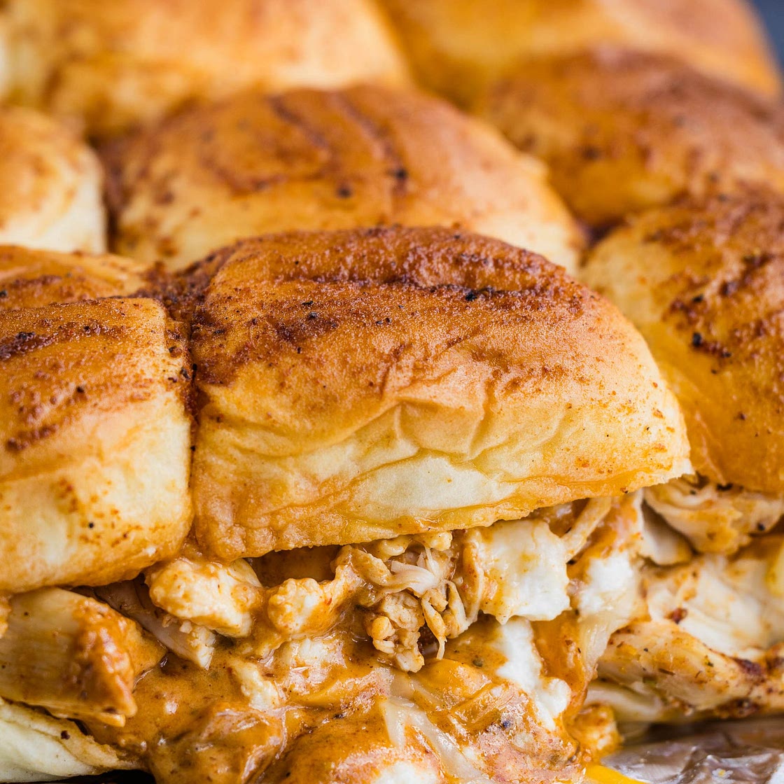 Queso Chipotle Chicken Sliders
