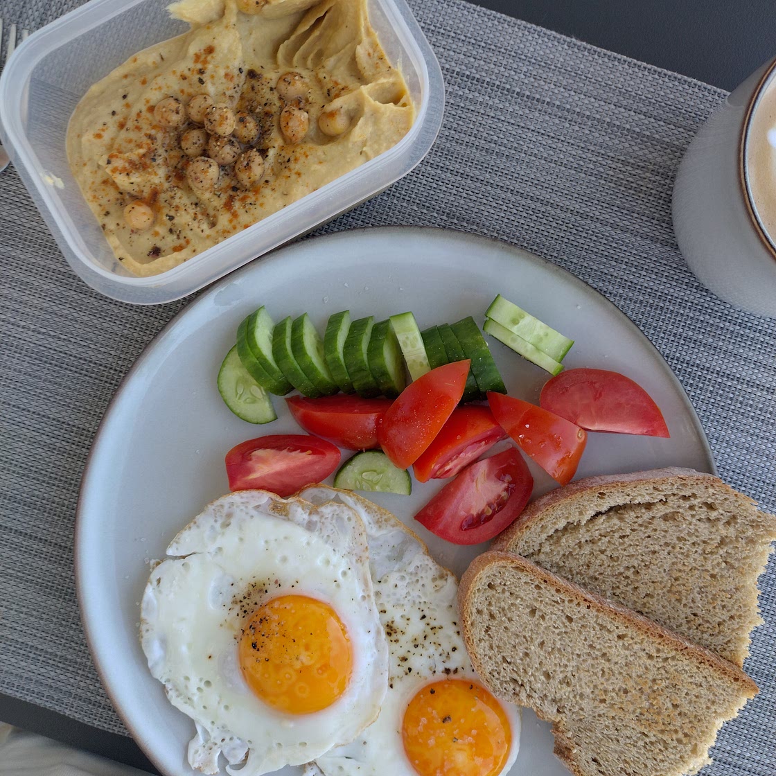 Eggs with Hummus