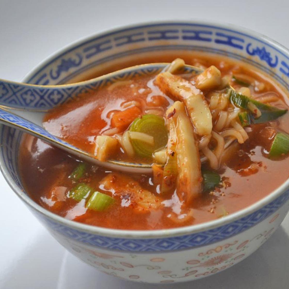 Chinesische Tomatensuppe mit Gemüse