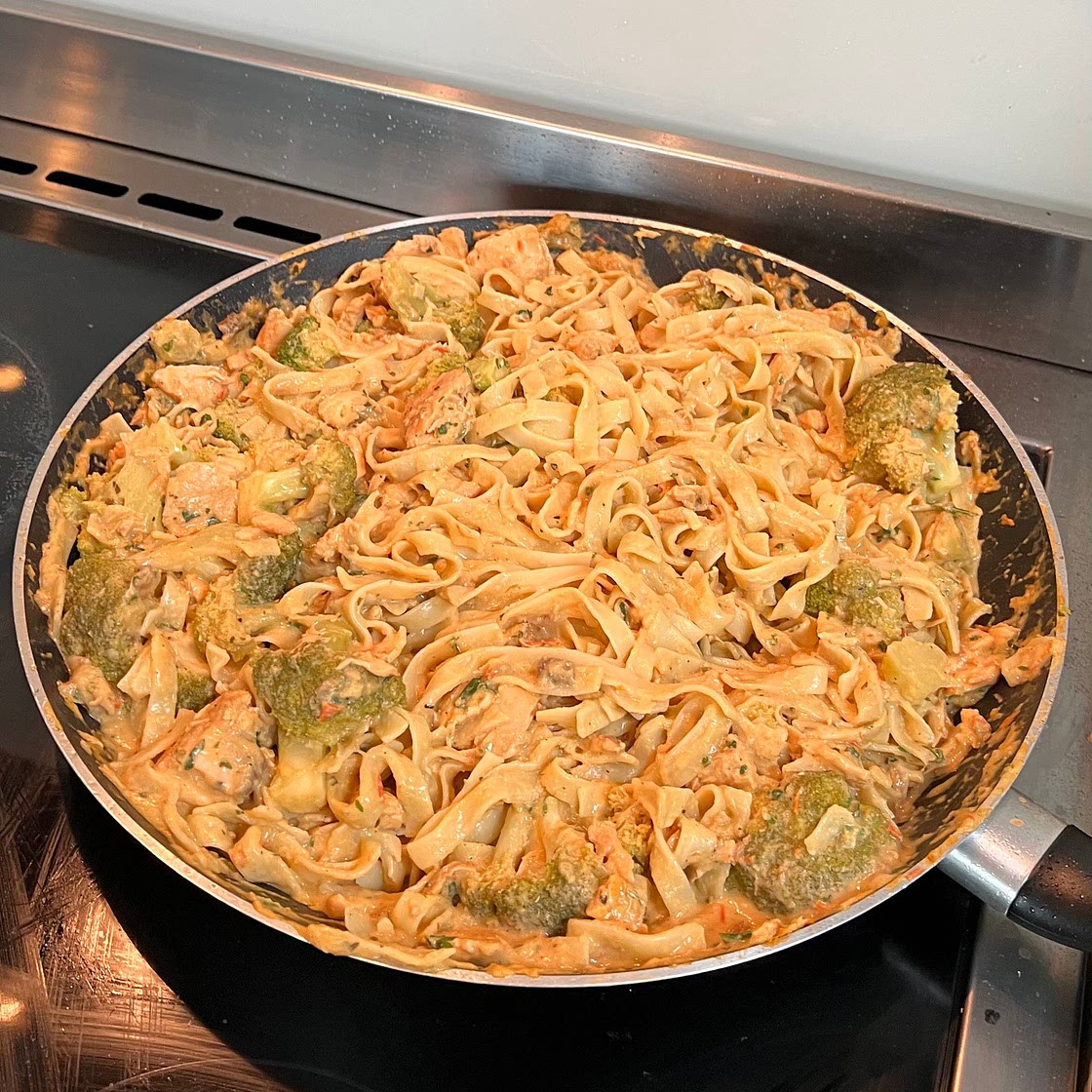 Cajun Salmon & Broccoli Pasta
