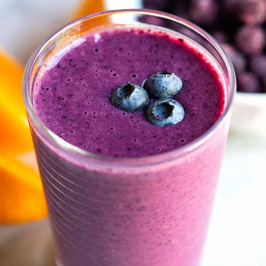 Berry maca smoothie