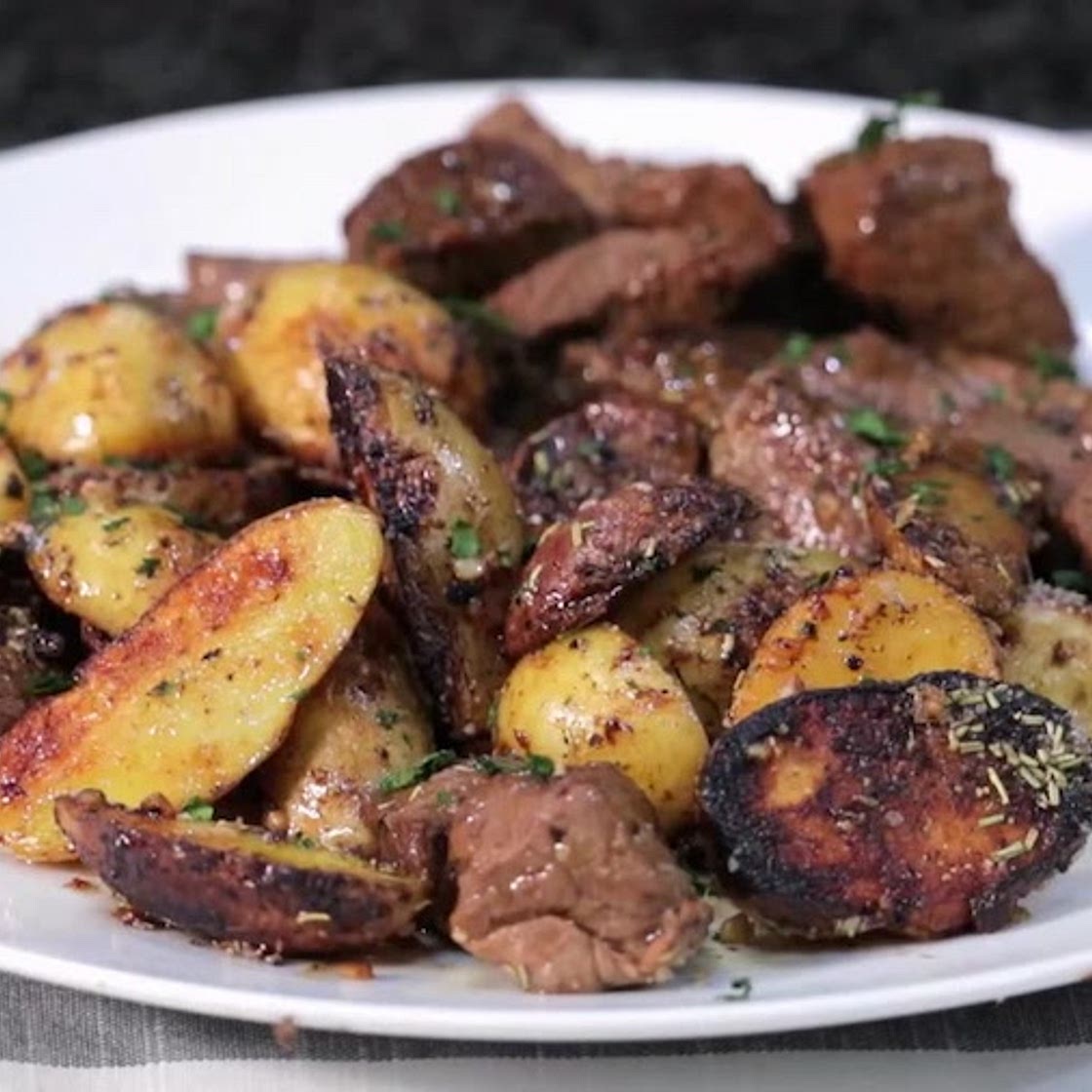 Smith's Chef Jeff's Steak Bites With Garlic & Parmesan Potatoes 