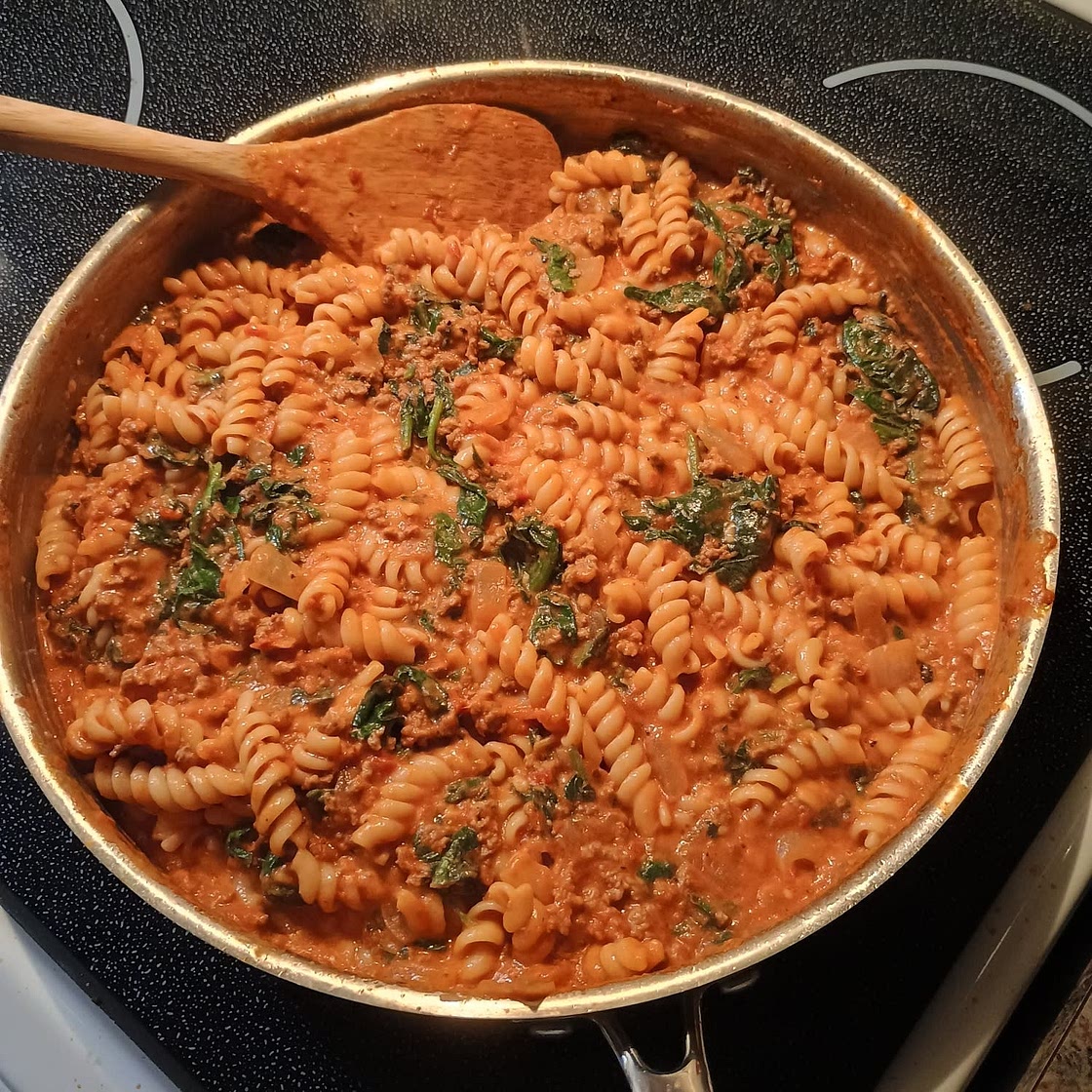 Creamy Tomato and Spinach Pasta