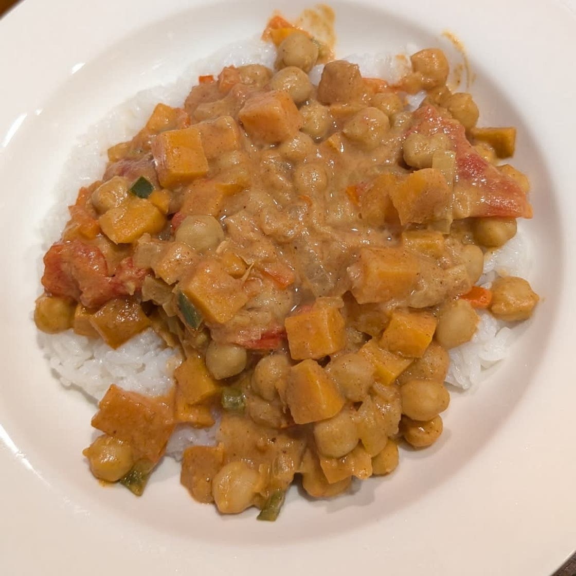 Chickpea and Sweet Potato Curry 🍠