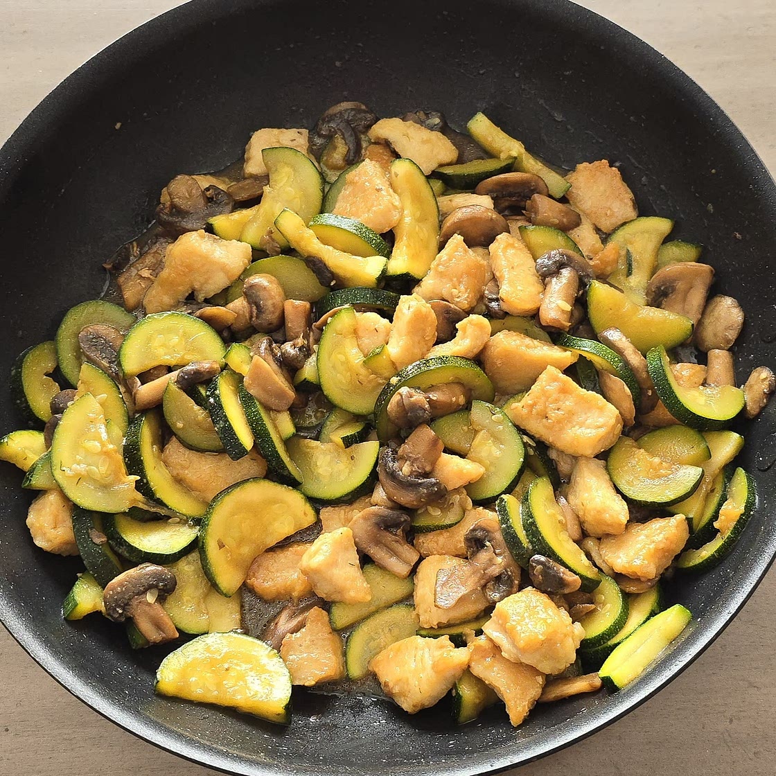 Zucchini Mushroom Chicken Stir Fry