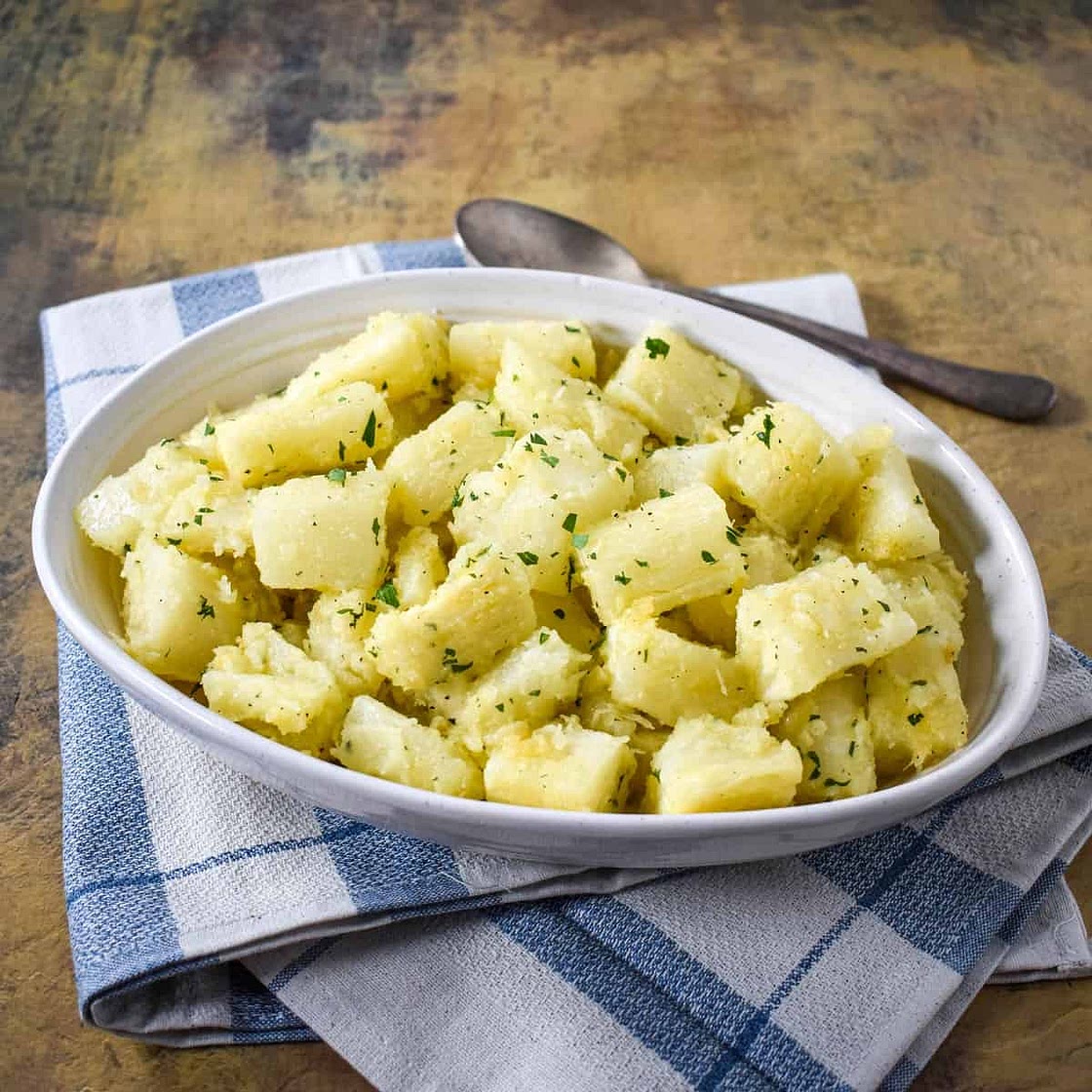 Yuca with Garlic Sauce