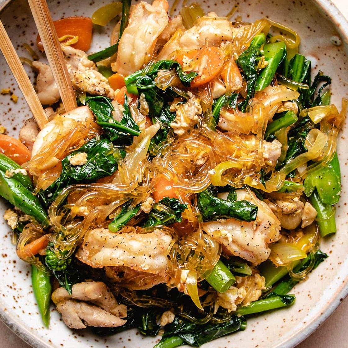 Pad Woon Sen (Thai stir-fried glass noodles)