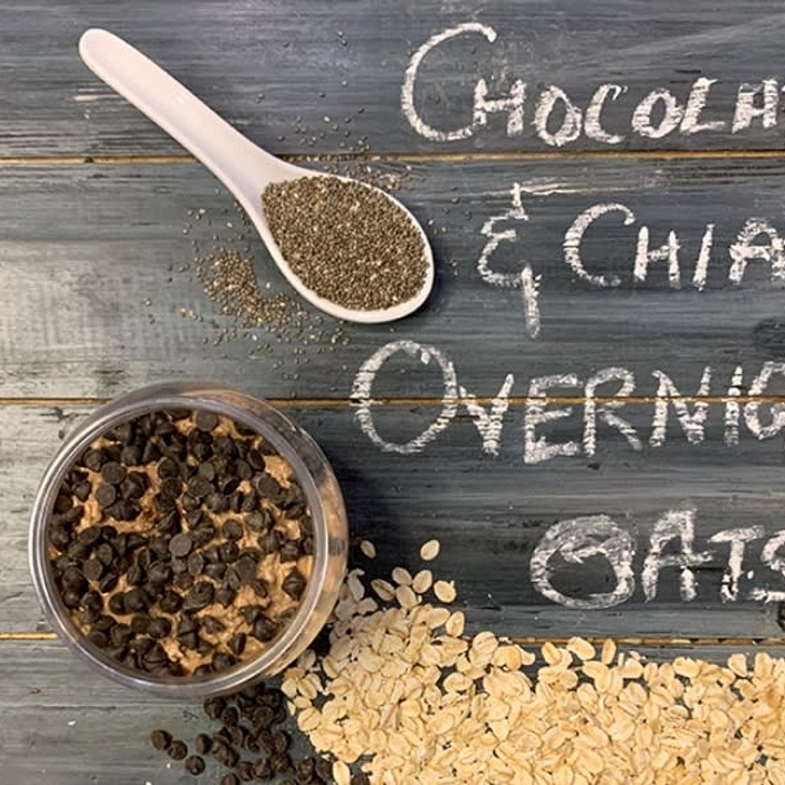 Healthy chocolate overnight oats