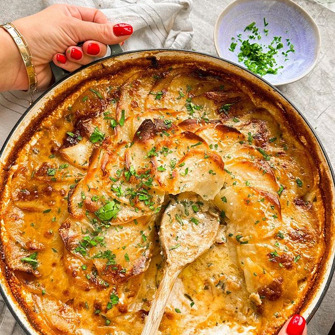Chicken Kiev Bake 🤩👌🏻 comfort food at its best, creamy, garlicky,