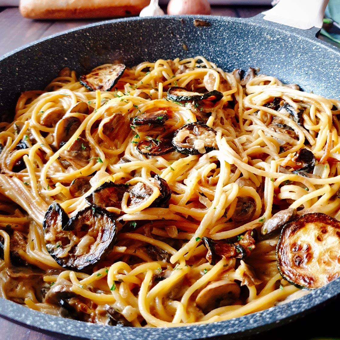 BEST One Pot Zucchini Mushroom Pasta {Creamy Vegan Recipe}