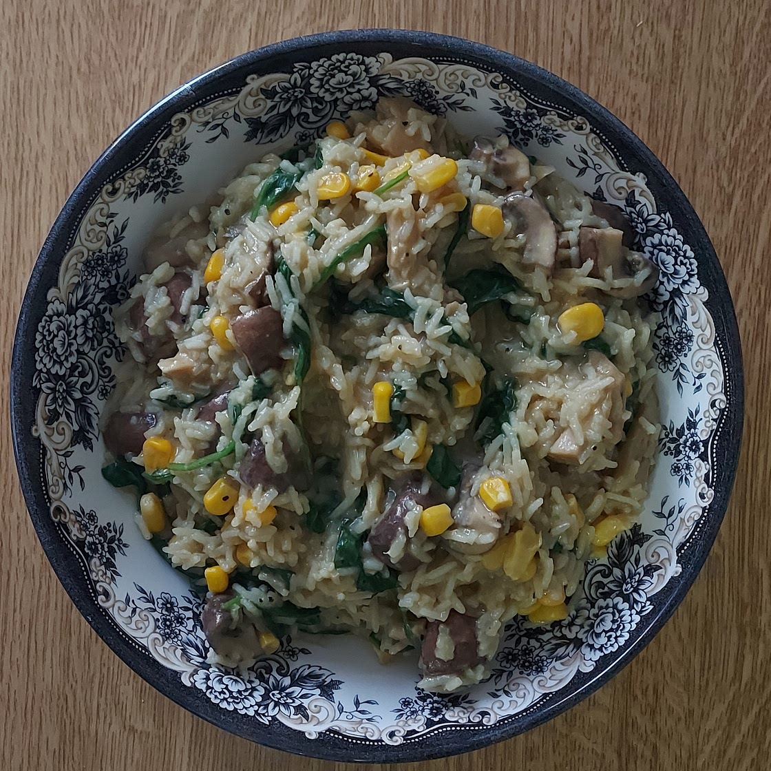 Cremige Reispfanne mit veganem Hähnchen