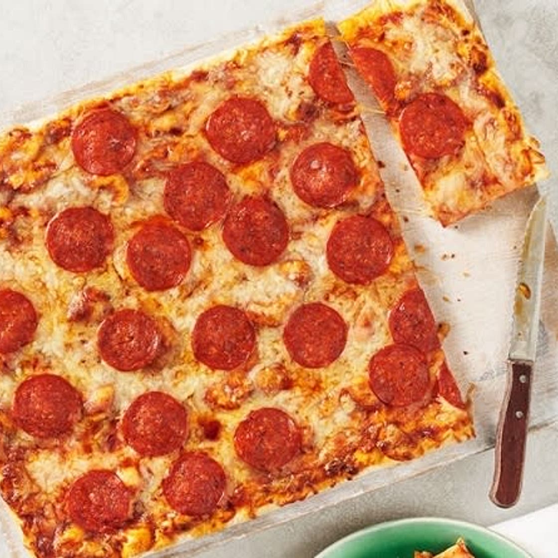 Perfect homemade pizza 🍕