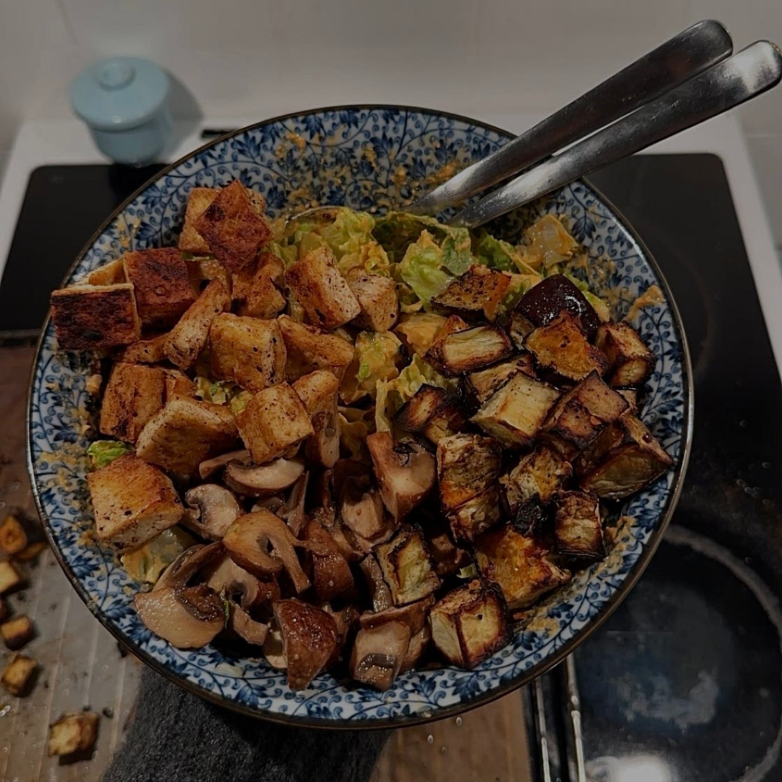 HUMUS SALAD