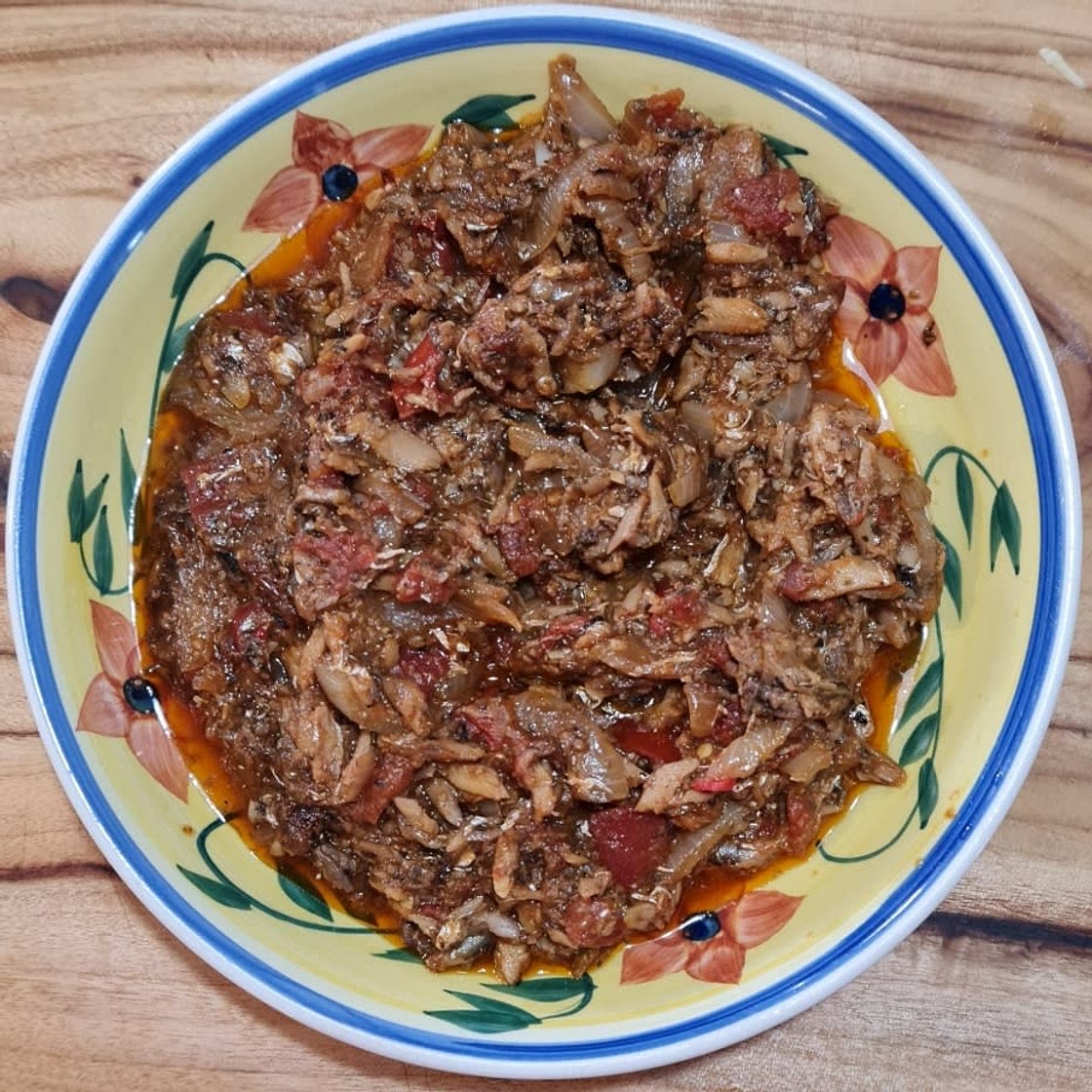 Ginisang Sardinas Recipe (Sautéed Sardines)