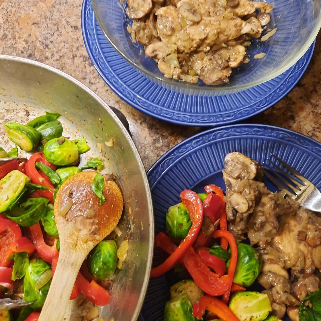 Skinny Easy Chicken Marsala Skillet