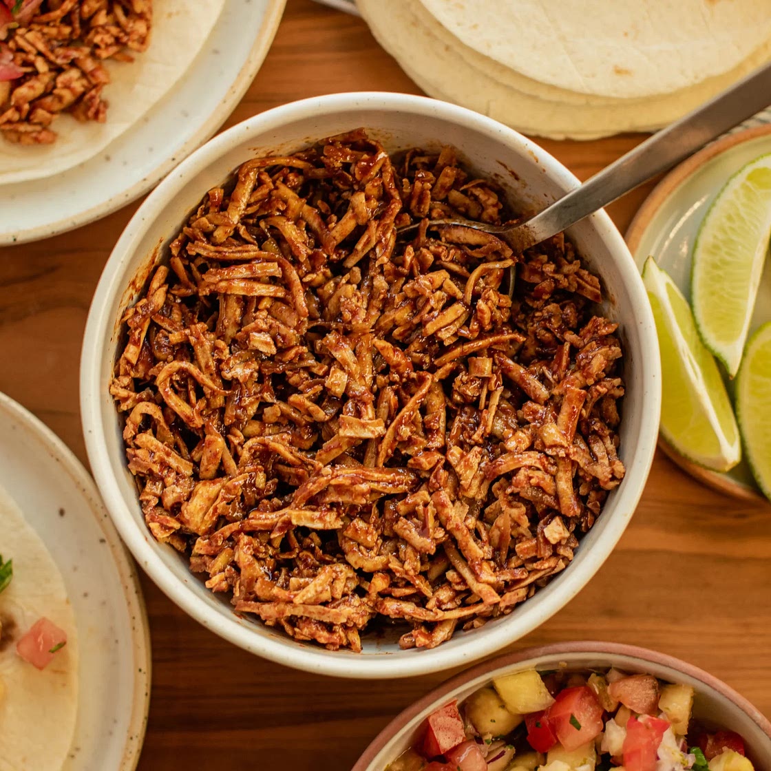 Tacos à l’effiloché de tofu BBQ
