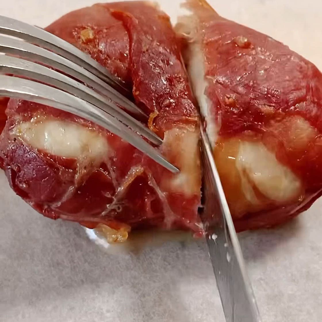 프로슈토에 싸먹는 닭가슴살 롤! 이렇게 드세요!♥️ (Prosciutto Wrapped Stuffed Chicken)