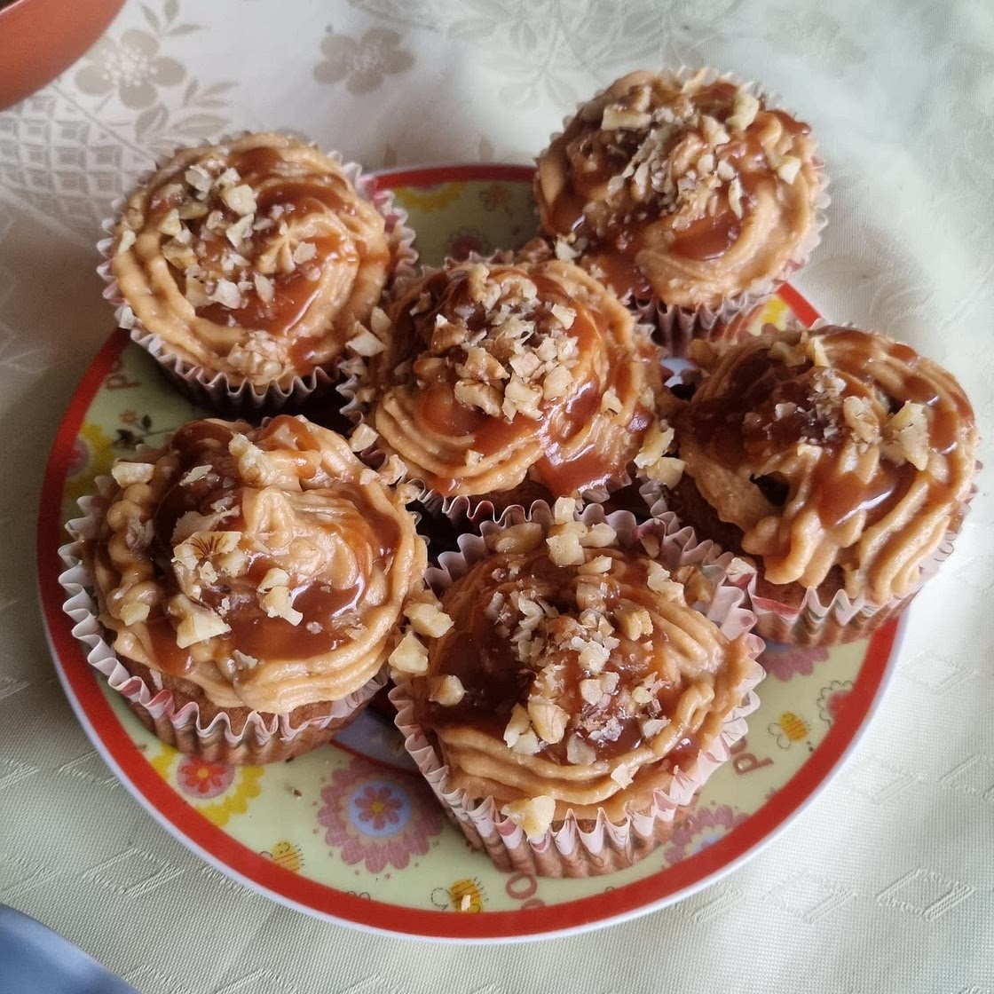 Banana Caramel crunch cupcakes