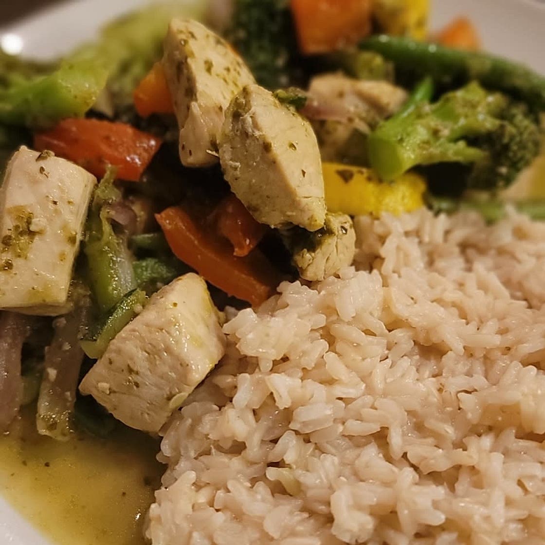 Easy Pesto Chicken and Vegetables