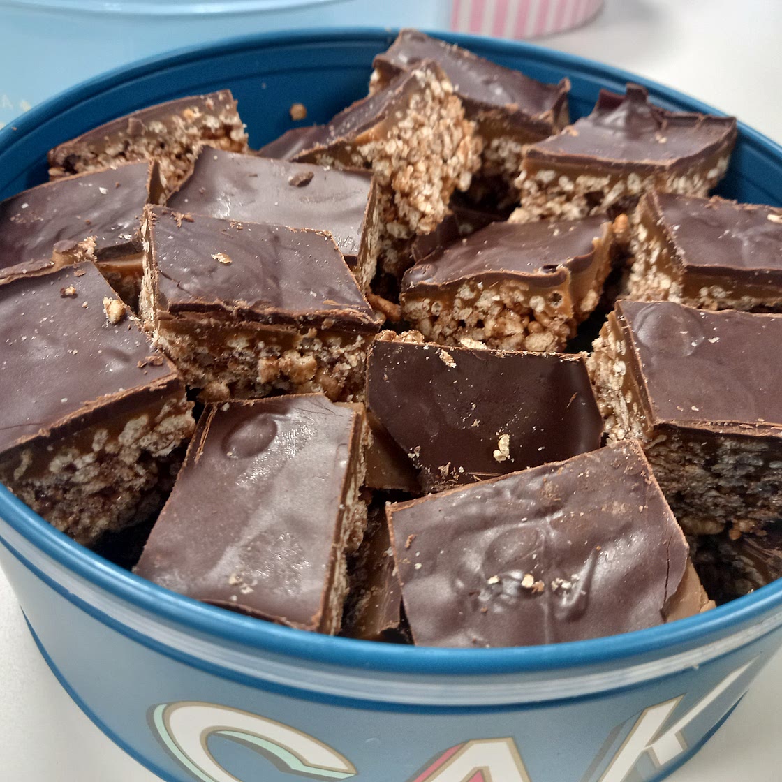 Marshmallow crispy slice