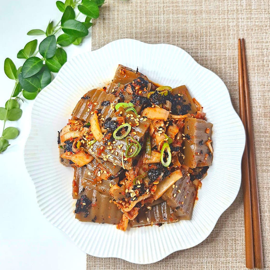 도토리묵 김치무침
