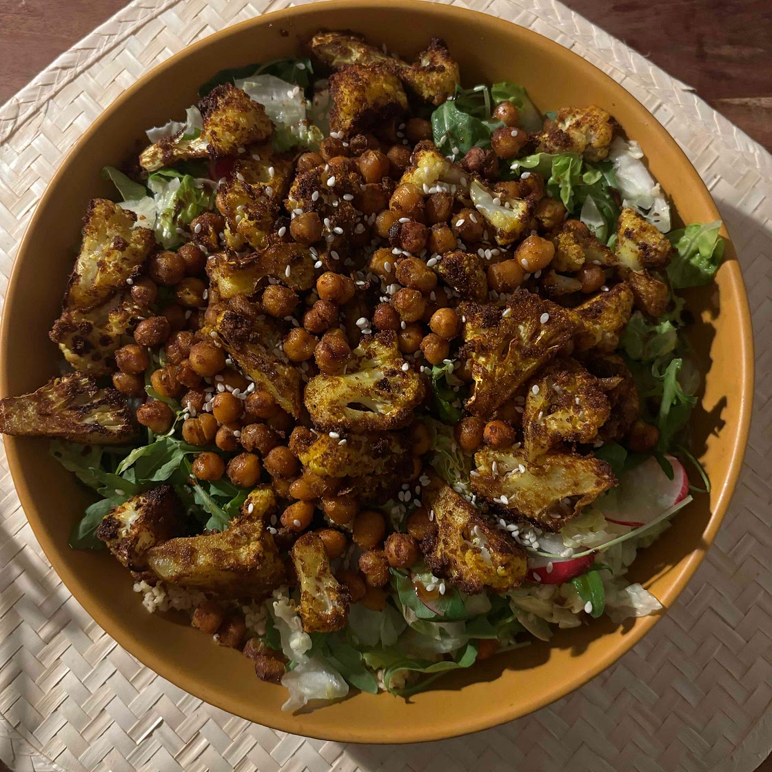 Crunchy moroccan cauliflower and chickpea grain bowl 