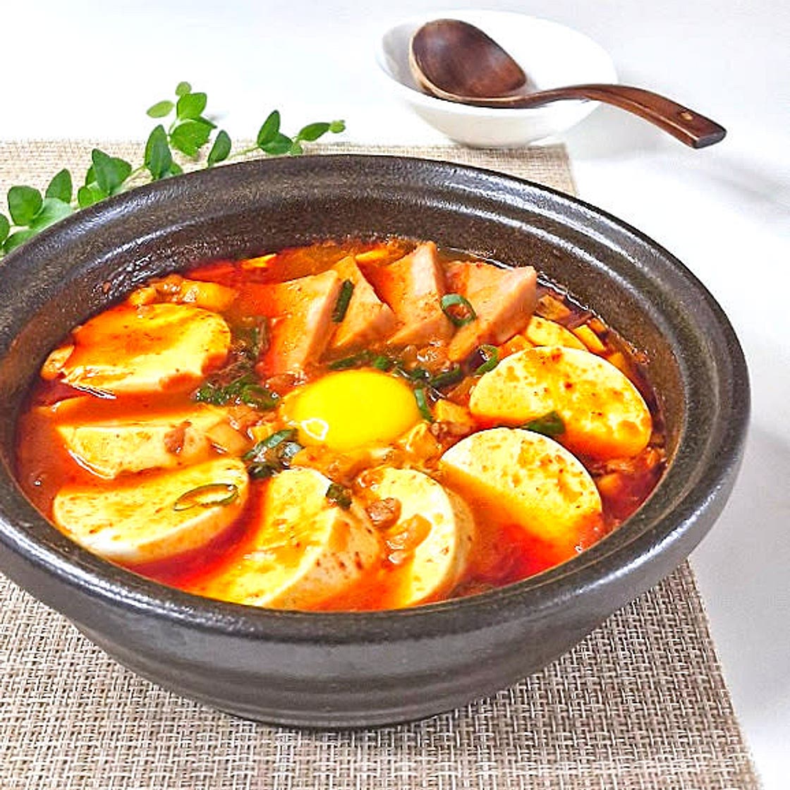 진해서 맛있는 류수영 스팸 순두부찌개