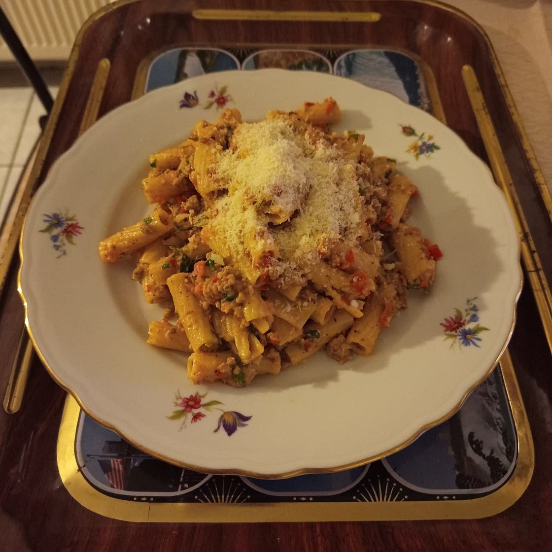Pasta With Vegetable Sauce and Ground Beef