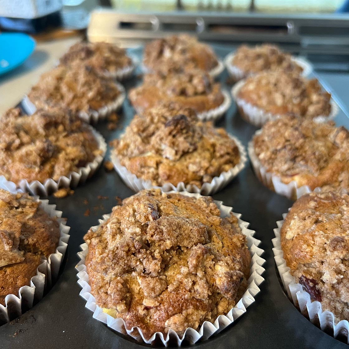 Apple Cinnamon Crumb Muffins