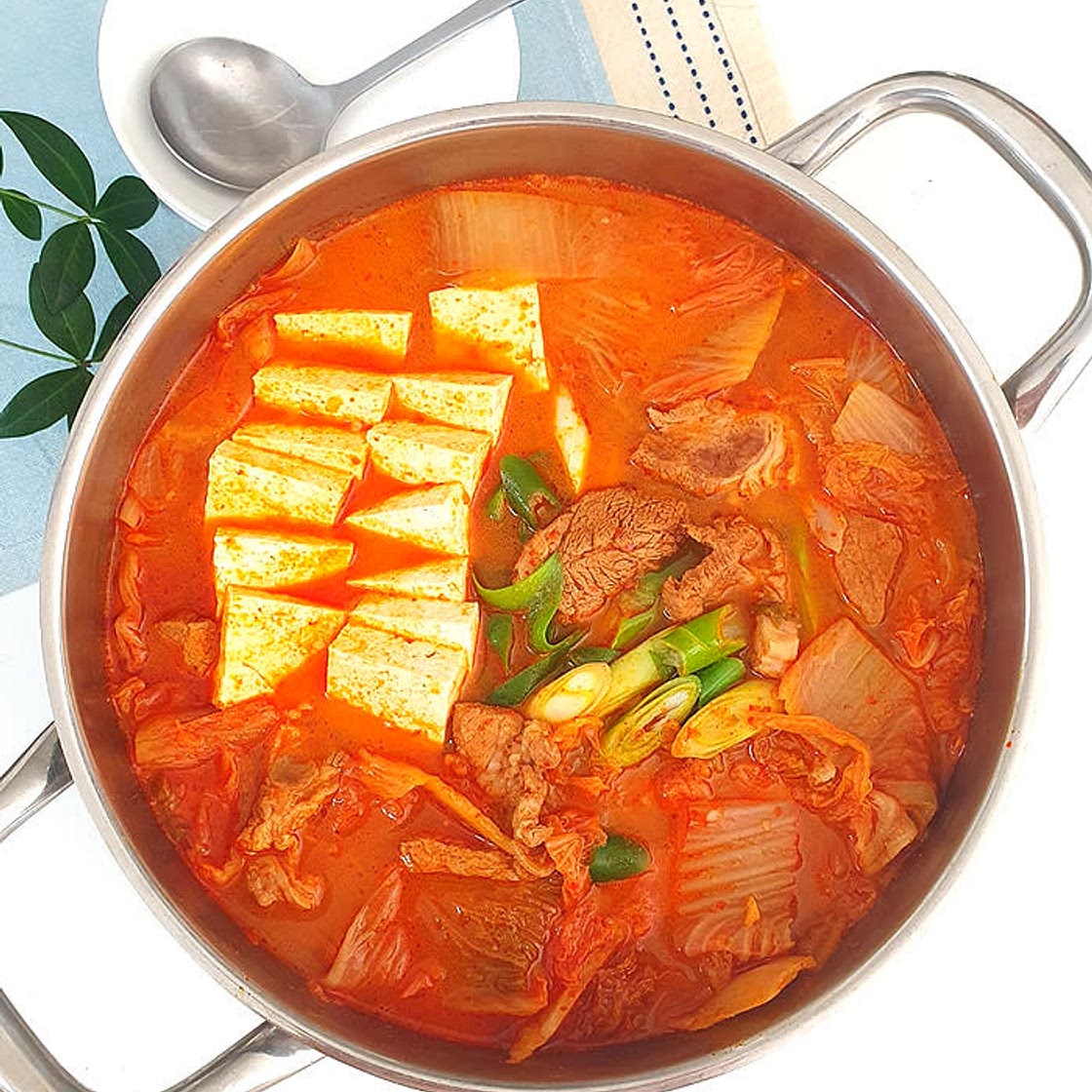 김치가 잘익었을때 돼지고기김치찌개
