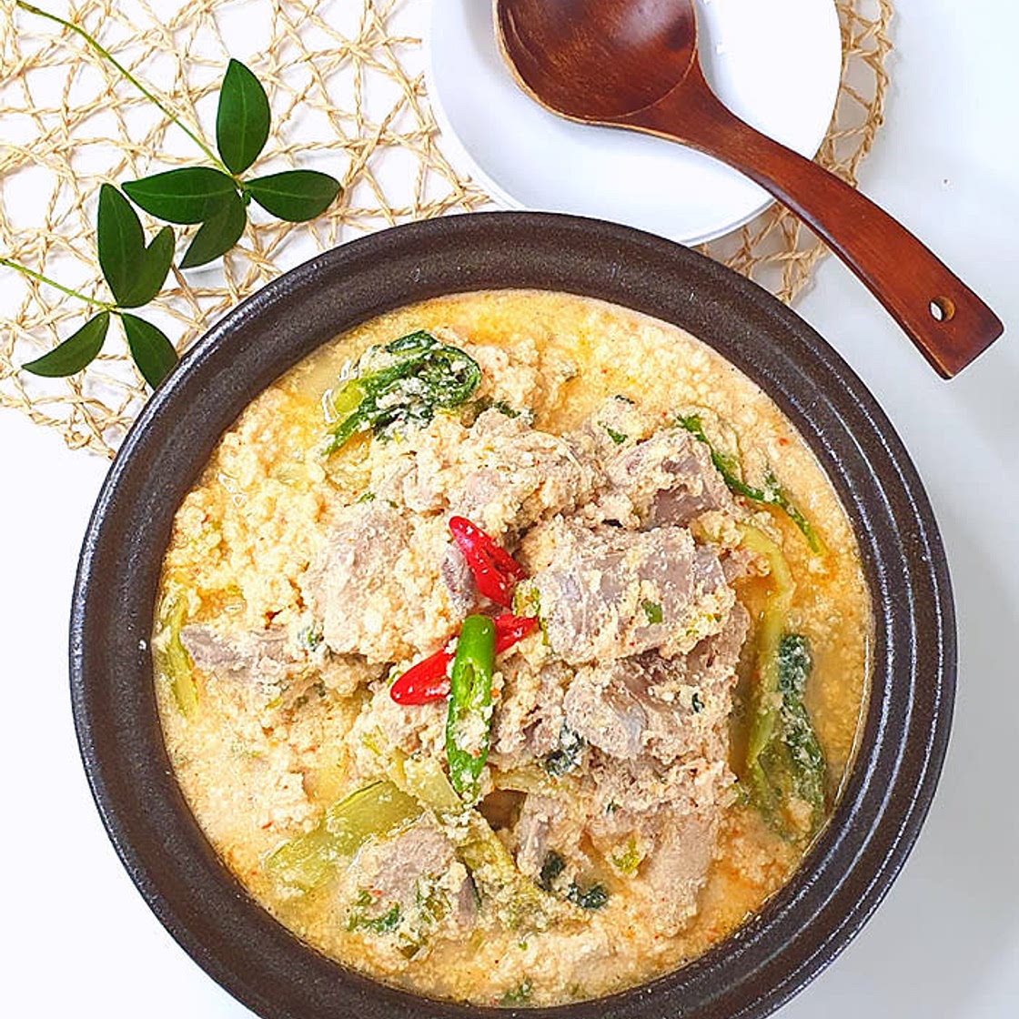 돼지갈비콩비지찌개