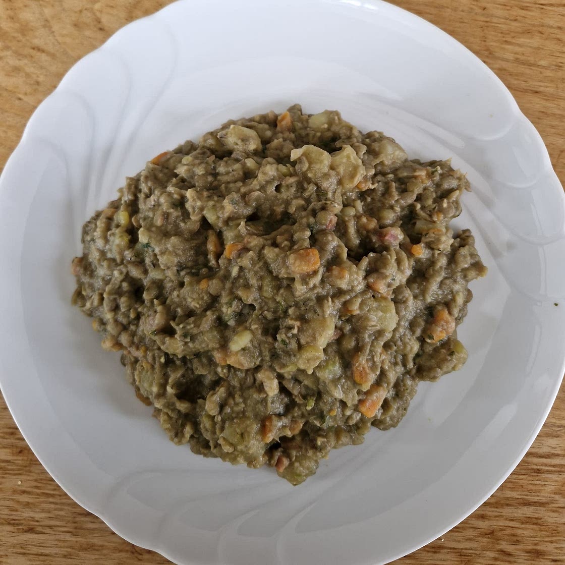 Linseneintopf mit Würstchen