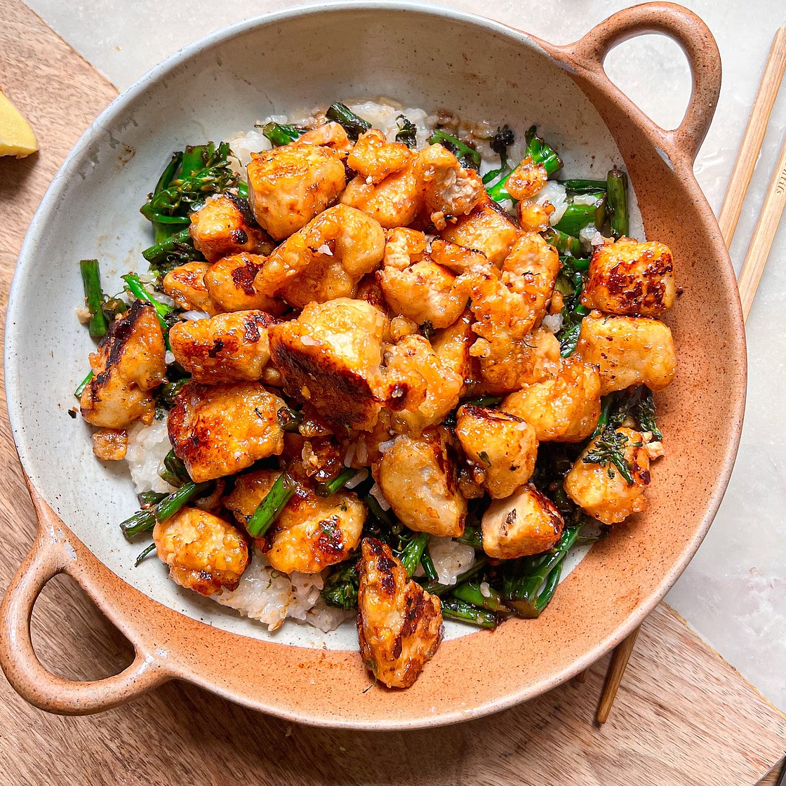 Sticky Sriracha Tofu