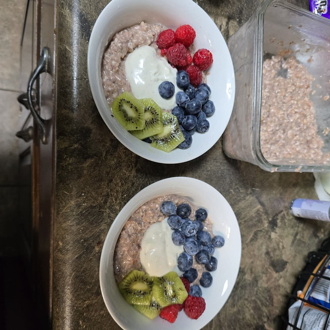 Pink Quinoa Overnight Oats
