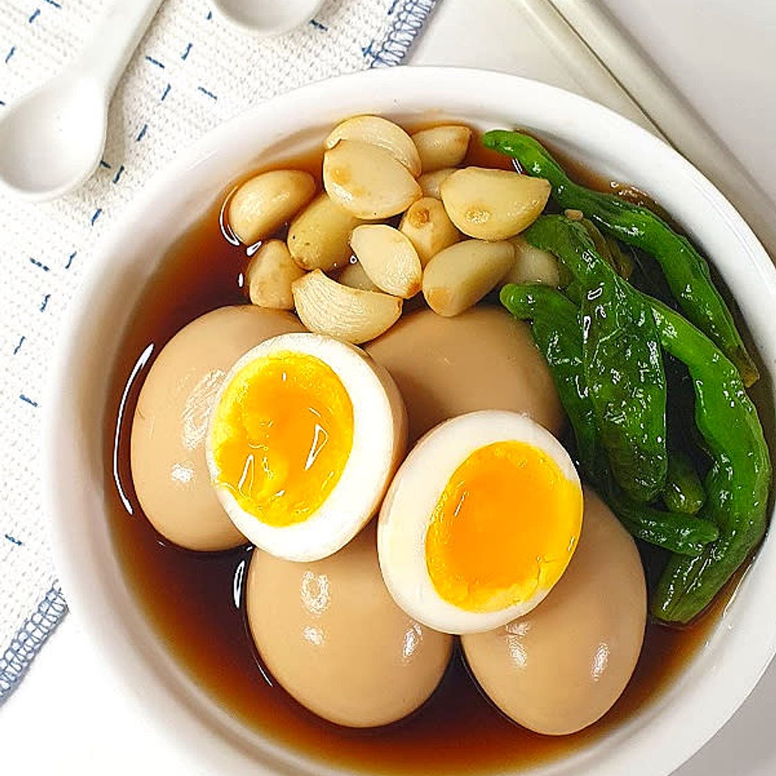 차게 먹어야 제맛! 계란꽈리고추장조림
