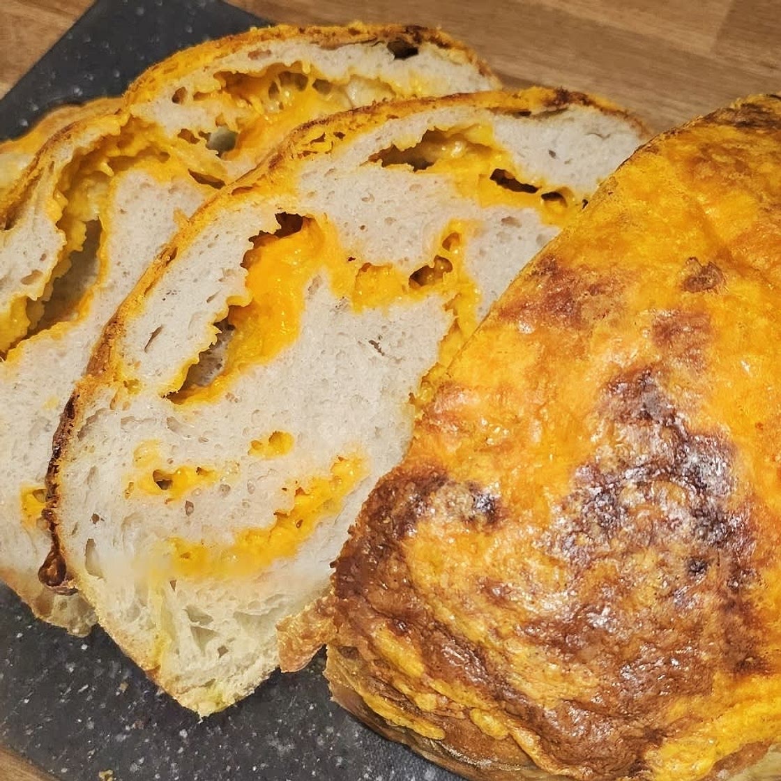 Cheese bread (no knead!)
