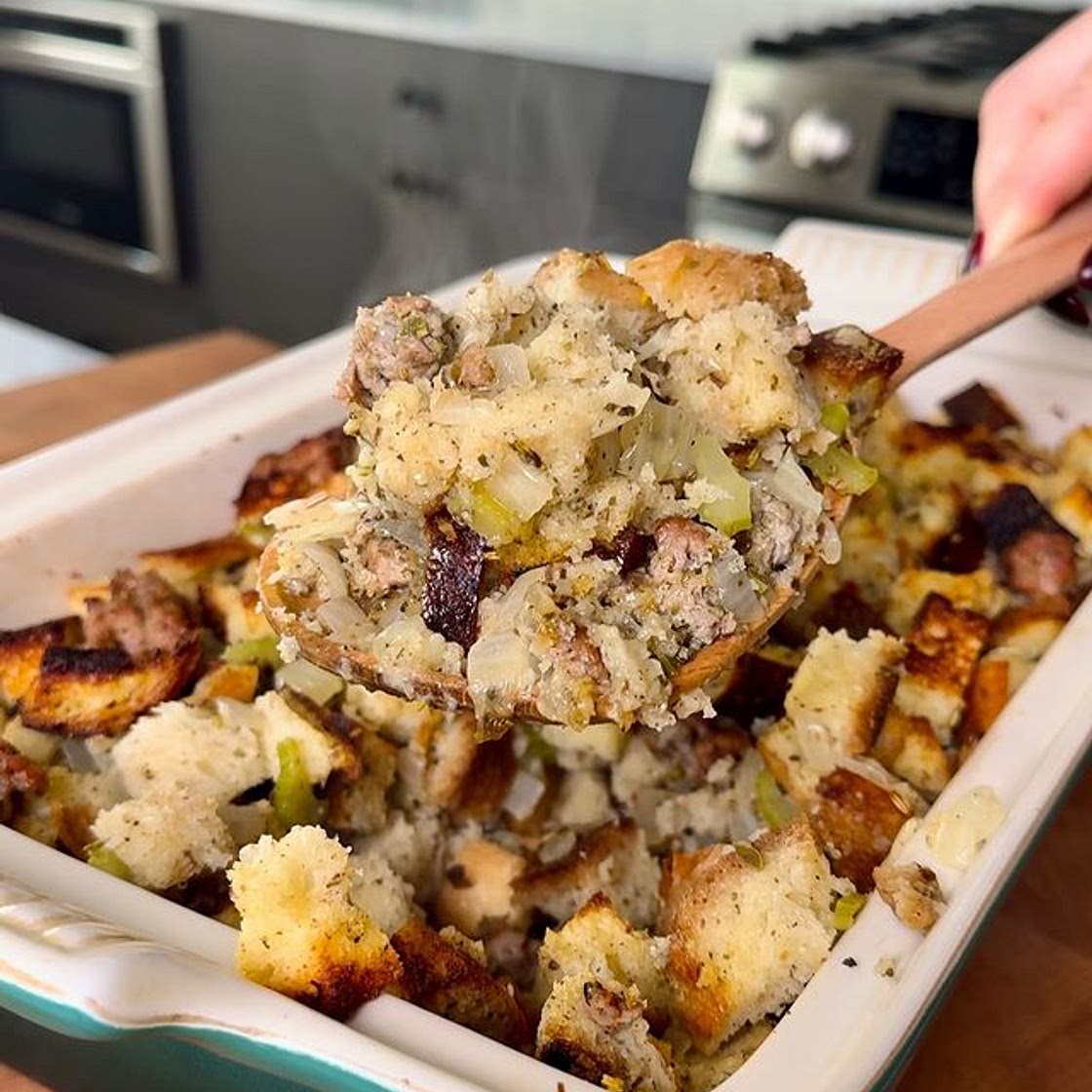 DAIRY-FREE SOURDOUGH STUFFING WITH SAUSAGE✨ you can’t have Thank