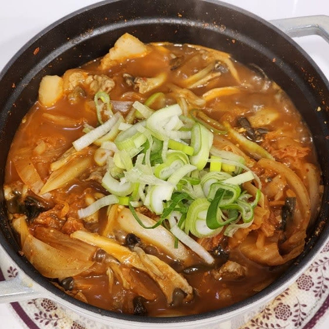 돼지고기 김치찌개 맛있게 끓이는법 삼겹살 요리 간단한 국 끓이기